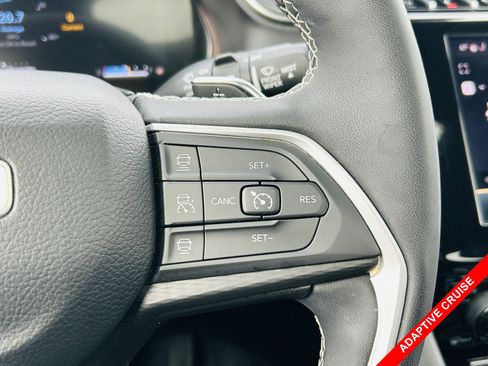 Used 2023 Jeep Grand Cherokee Altitude image 6