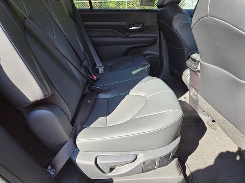 New 2026 Toyota Grand Highlander XLE image 18