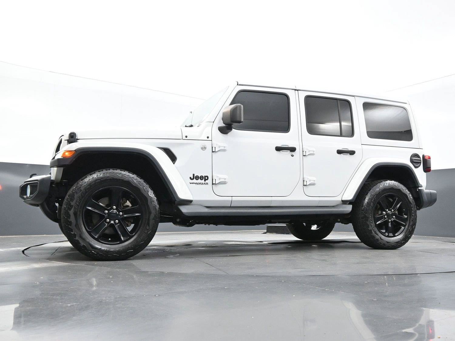 Used 2020 Jeep Wrangler Unlimited Sahara AWD/4WD image 37