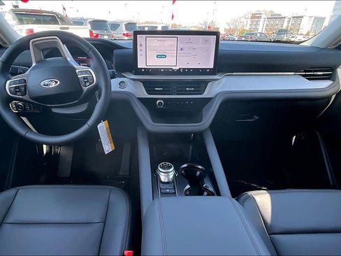 New 2026 Ford Explorer Active w/ Active Comfort Package image 5
