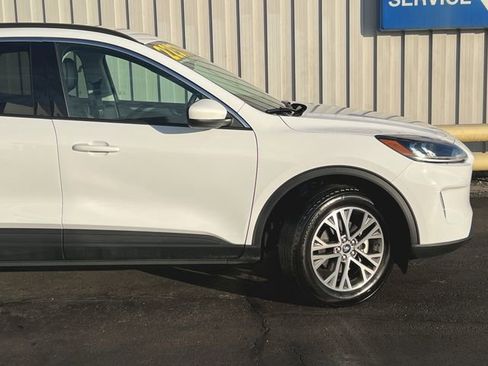 Used 2022 Ford Escape SEL image 18