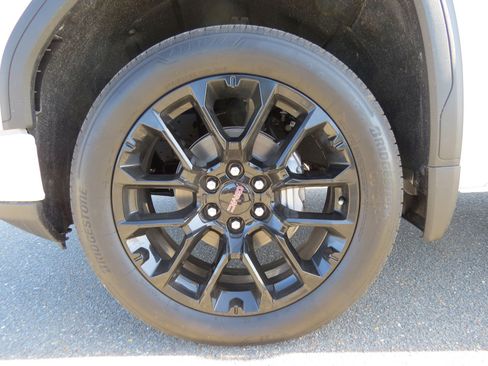 New 2025 GMC Sierra 1500 Elevation image 14