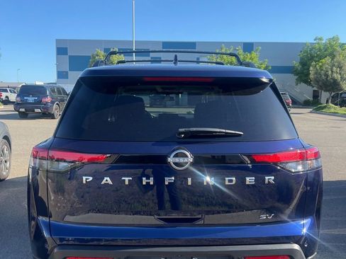 Used 2022 Nissan Pathfinder SV FWD image 4