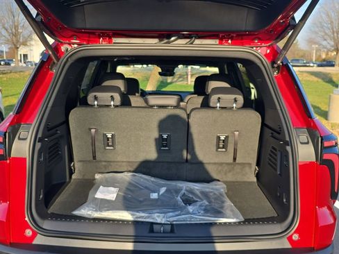 New 2026 Chevrolet Traverse LT image 12