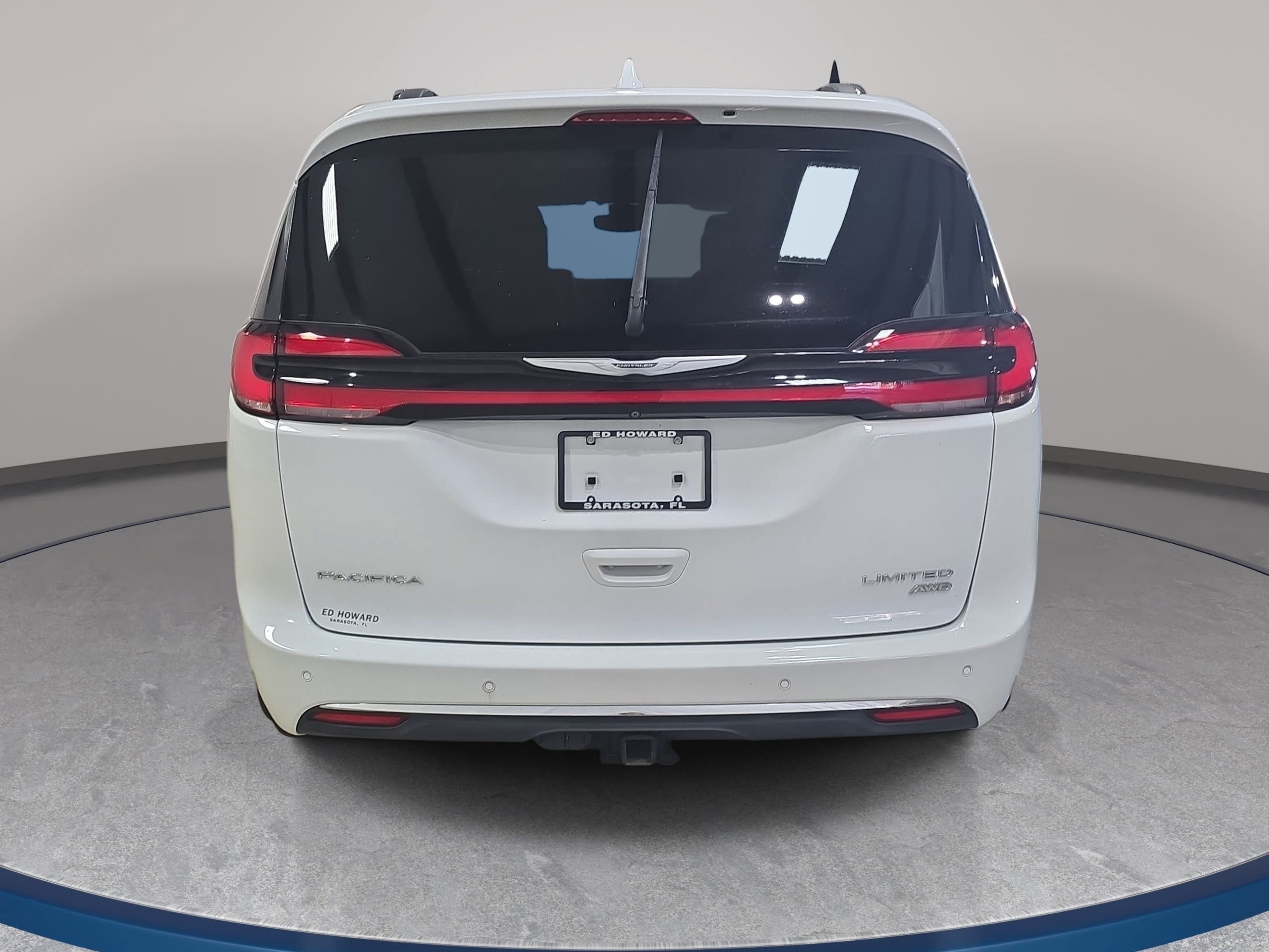 Used 2021 Chrysler Pacifica Limited w/ Uconnect Theater Family Group AWD/4WD image 7