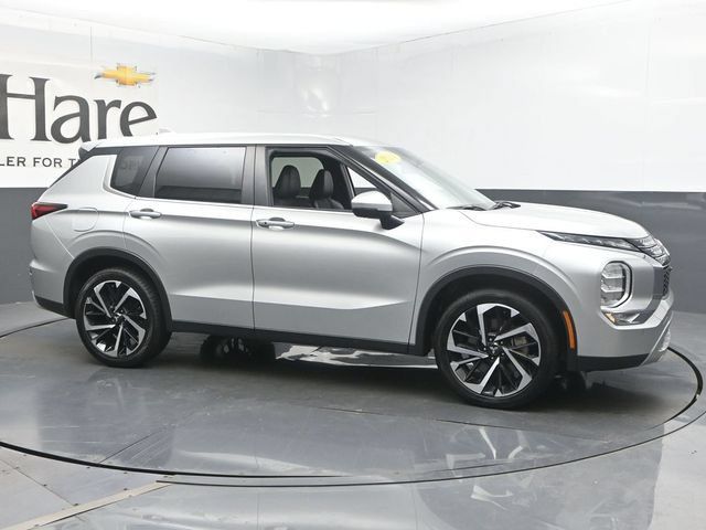 Used 2024 Mitsubishi Outlander SE FWD image 1