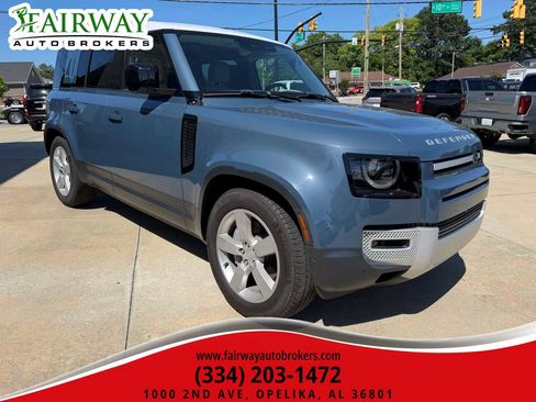 Used 2023 Land Rover Defender 110 SE AWD/4WD image 4