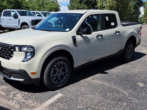 New 2025 Ford Maverick XLT w/ XLT Luxury Package image 2
