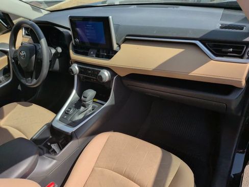 Used 2025 Toyota RAV4 XLE AWD/4WD image 18