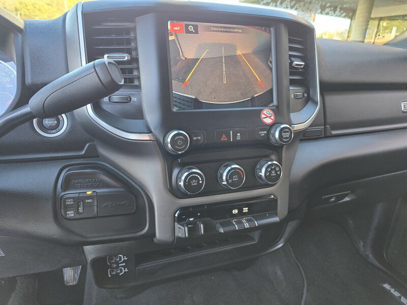 Used 2024 RAM 3500 Big Horn AWD/4WD image 20