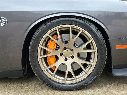 Used 2020 Dodge Challenger SRT Hellcat w/ Plus Package image 37