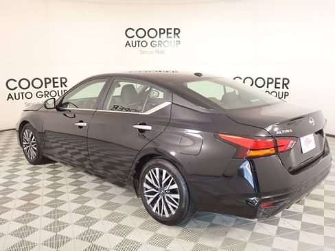 Used 2025 Nissan Altima 2.5 SV image 21