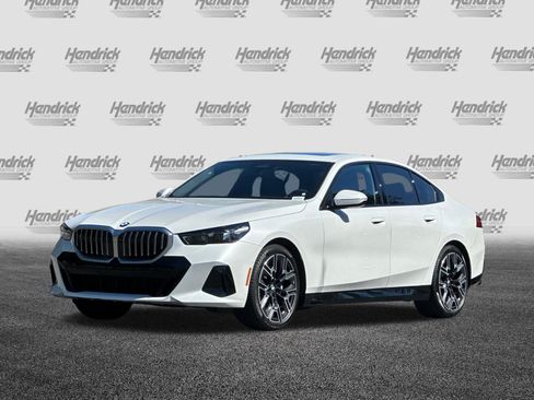 Used 2026 BMW 530i w/ M Sport Package RWD image 9