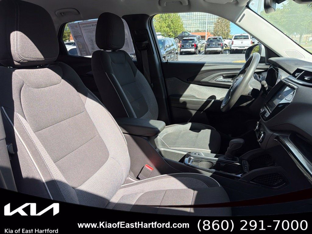Used 2023 Chevrolet TrailBlazer LT w/ Convenience Package AWD/4WD image 11