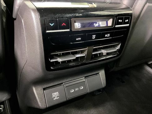 Used 2025 Acura MDX SH-AWD w/ Technology Package image 32