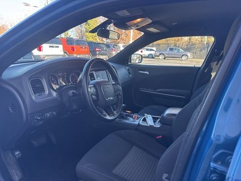 Used 2023 Dodge Charger SXT image 3