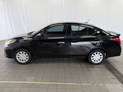 Used 2016 Nissan Versa SV w/ SV Tech Package FWD image 8