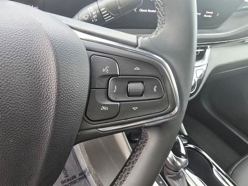 Used 2025 Buick Envista Sport Touring FWD image 40