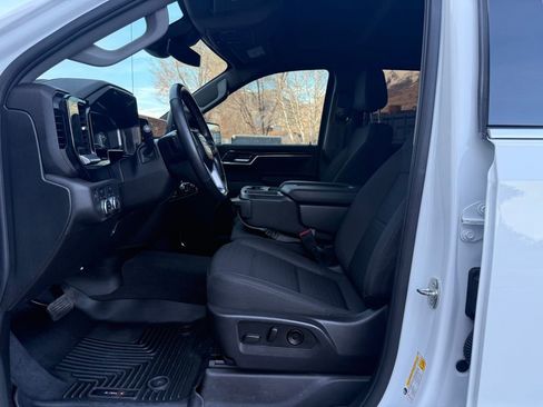 Used 2023 GMC Sierra 1500 SLE image 27