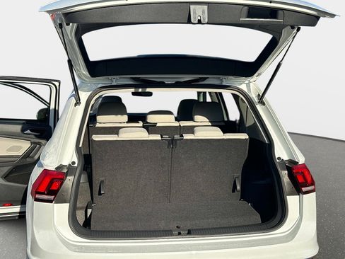 Used 2024 Volkswagen Tiguan S image 11