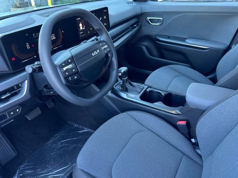 New 2026 Kia K4 LXS image 10