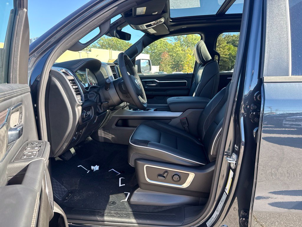New 2027 RAM 1500 Laramie AWD/4WD image 17