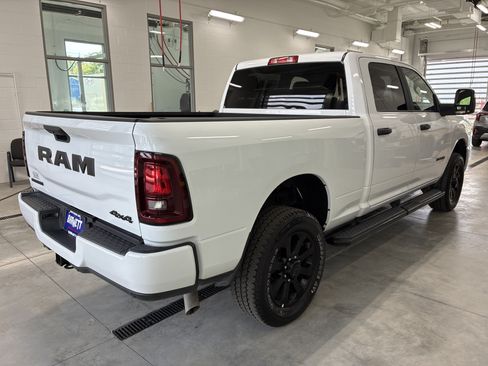 Used 2025 RAM 2500 Big Horn AWD/4WD image 5