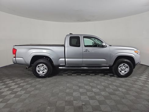 Used 2021 Toyota Tacoma SR w/ SR Convenience Package RWD image 3