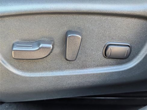 Used 2017 Nissan Rogue SL w/ SL Premium Package image 23