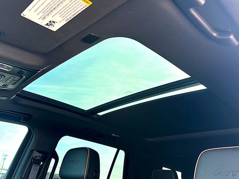 Used 2023 GMC Yukon AT4 w/ Max Trailering Package image 17