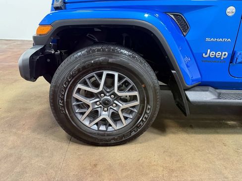 Used 2024 Jeep Wrangler Unlimited Sahara w/ Technology Group AWD/4WD image 87