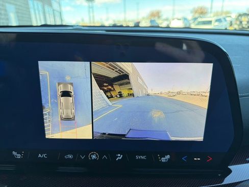 New 2026 Chevrolet Traverse Z71 w/ Enhanced Driving Package AWD/4WD image 30