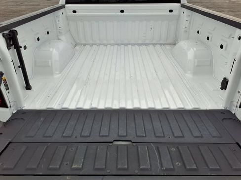 Used 2025 GMC Sierra 1500 SLT AWD/4WD image 45