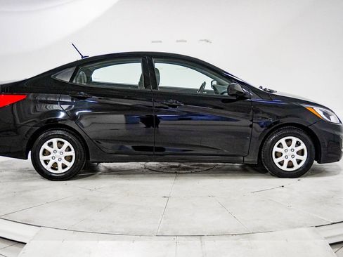 Used 2013 Hyundai Accent GLS image 11