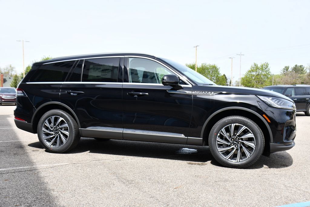 Used 2026 Lincoln Aviator AWD image 8