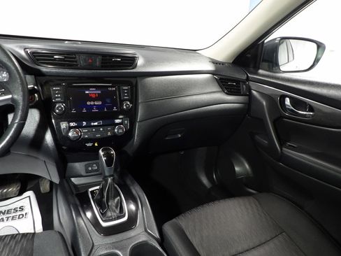 Used 2019 Nissan Rogue SV AWD/4WD image 13