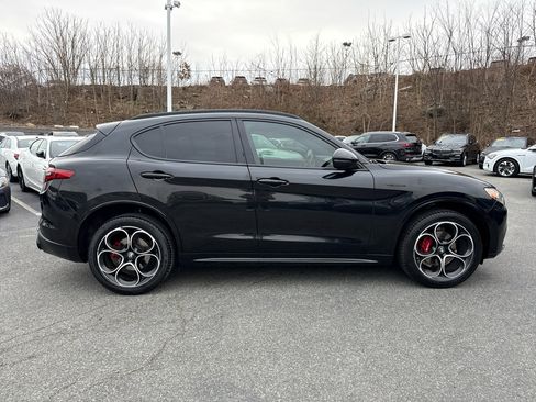 Used 2022 Alfa Romeo Stelvio Veloce image 12