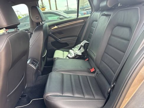 Used 2017 Volkswagen Golf R 4-Door AWD/4WD image 14