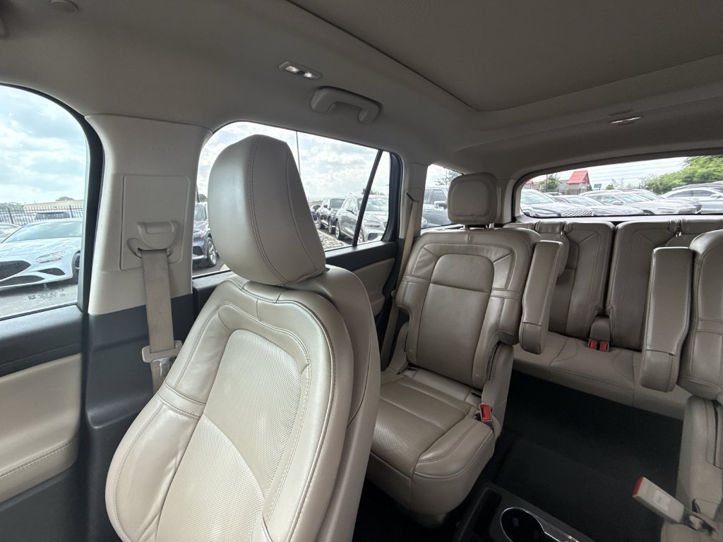 Used 2022 Lincoln Aviator Reserve w/ Elements Package Plus AWD/4WD image 16