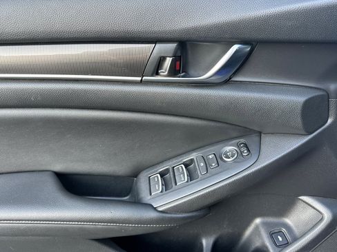 Used 2019 Honda Accord Sport image 12