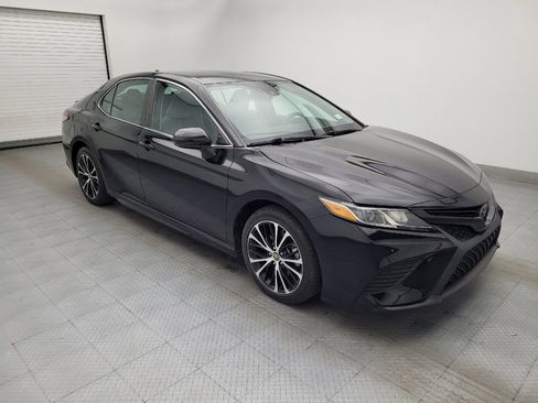 Used 2019 Toyota Camry SE FWD image 11