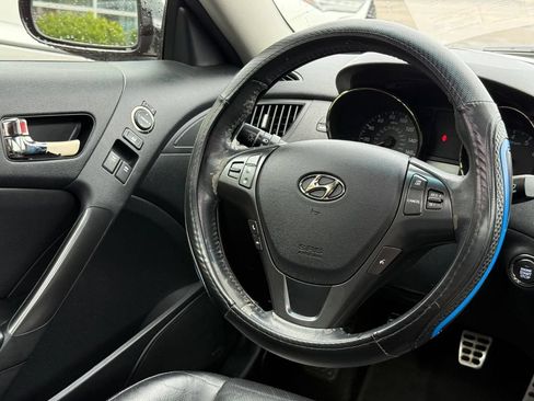 Used 2011 Hyundai Genesis 3.8 RWD image 14