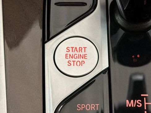 Used 2023 BMW X6 xDrive40i w/ M Sport Package image 23