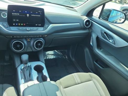 Used 2025 Chevrolet Blazer LT FWD image 16