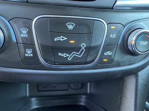 Used 2023 Chevrolet Equinox LT AWD/4WD image 13