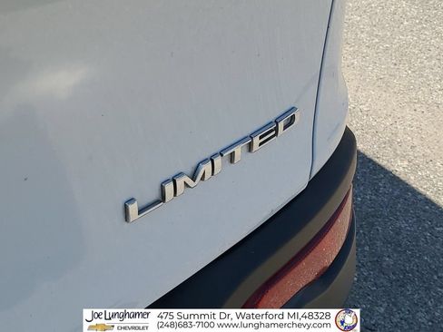 Used 2015 Jeep Cherokee Limited FWD image 32