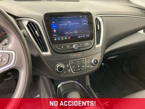 Used 2023 Chevrolet Malibu LT image 2