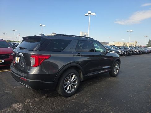 Used 2020 Ford Explorer XLT w/ Equipment Group 202A AWD/4WD image 7