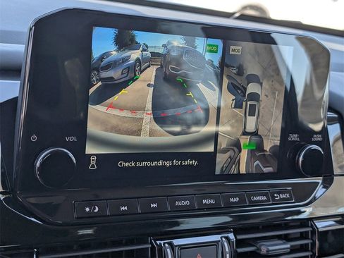 New 2025 Nissan Pathfinder SL image 12