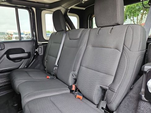 Used 2020 Jeep Wrangler Unlimited Sport S image 19